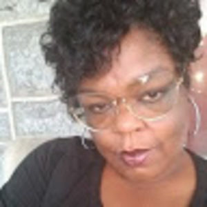 Meet your Posher, Monique